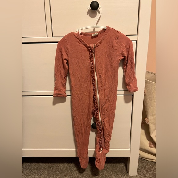 Larkspur Baby Ruffle Sleeper - Picture 1 of 3